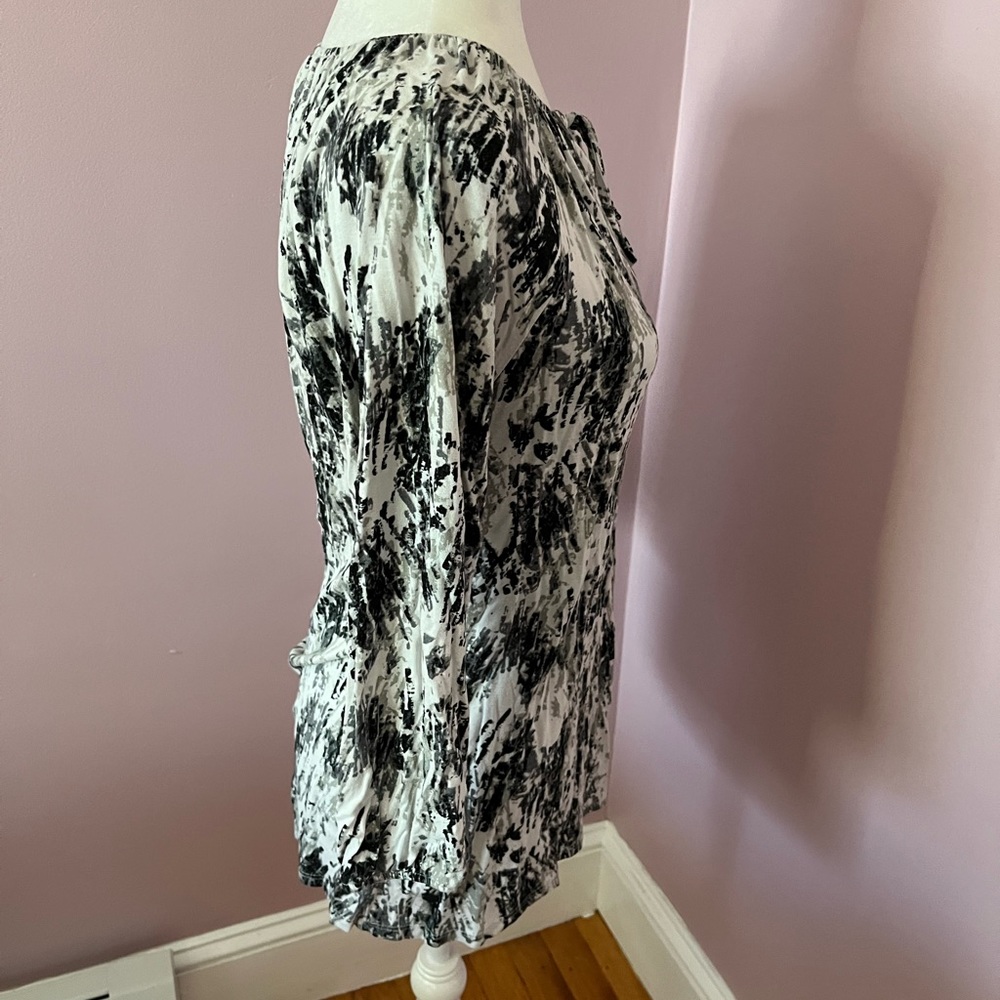 Lularoe Debra Peasant Top size XS - Picture 5 of 7